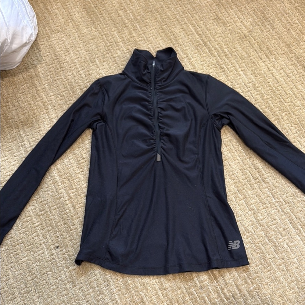New Balance Black Fitted Ruched Long Sleeve Pullover